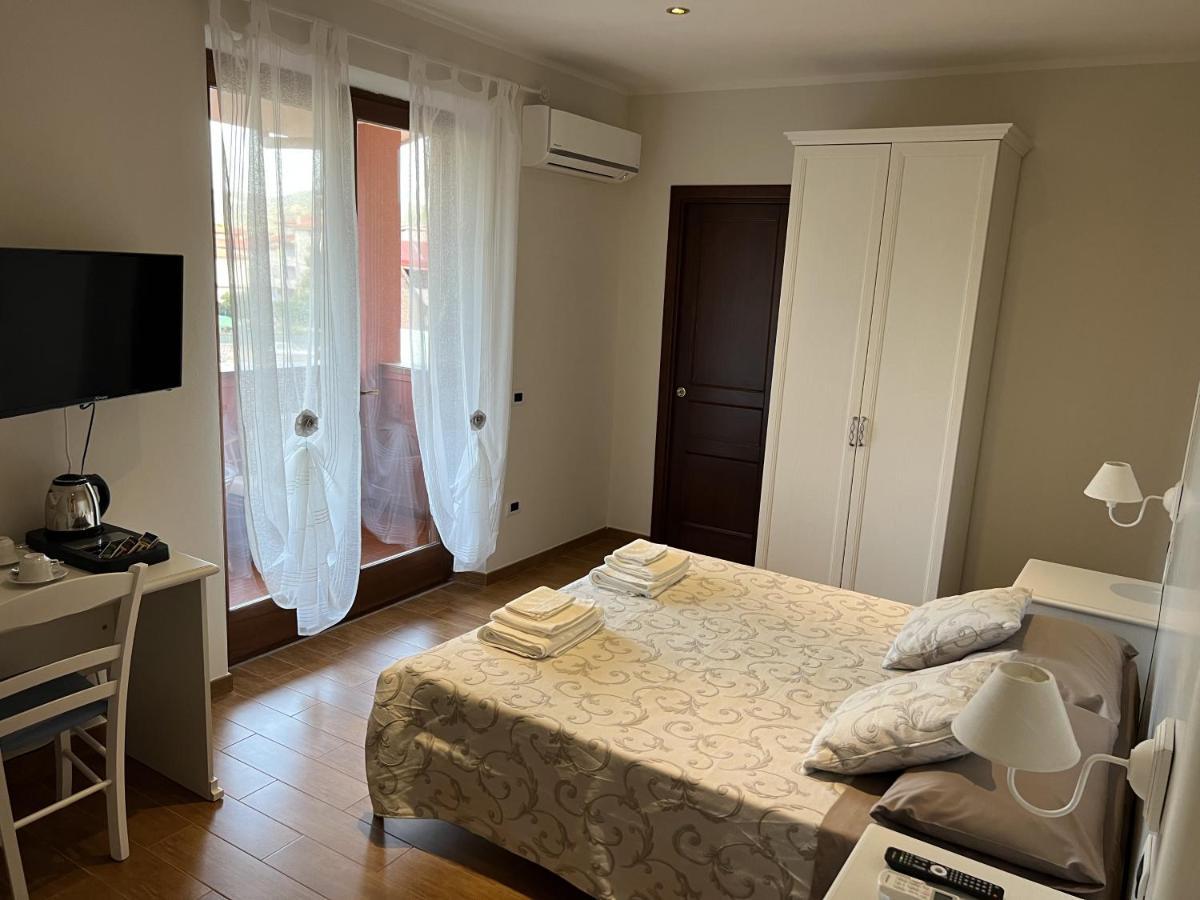 Le Pavoncelle Ξενοδοχείο Bosa Εξωτερικό φωτογραφία